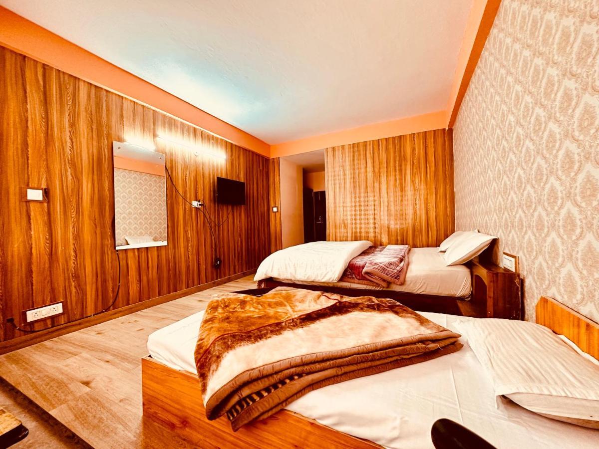 Hotel D Kanchan Manali Екстер'єр фото